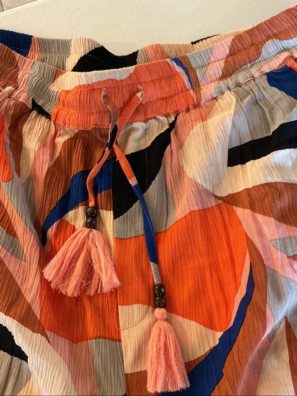 Flowy Wide-Leg Printed Pants in Multicolor - Picture 5 of 8